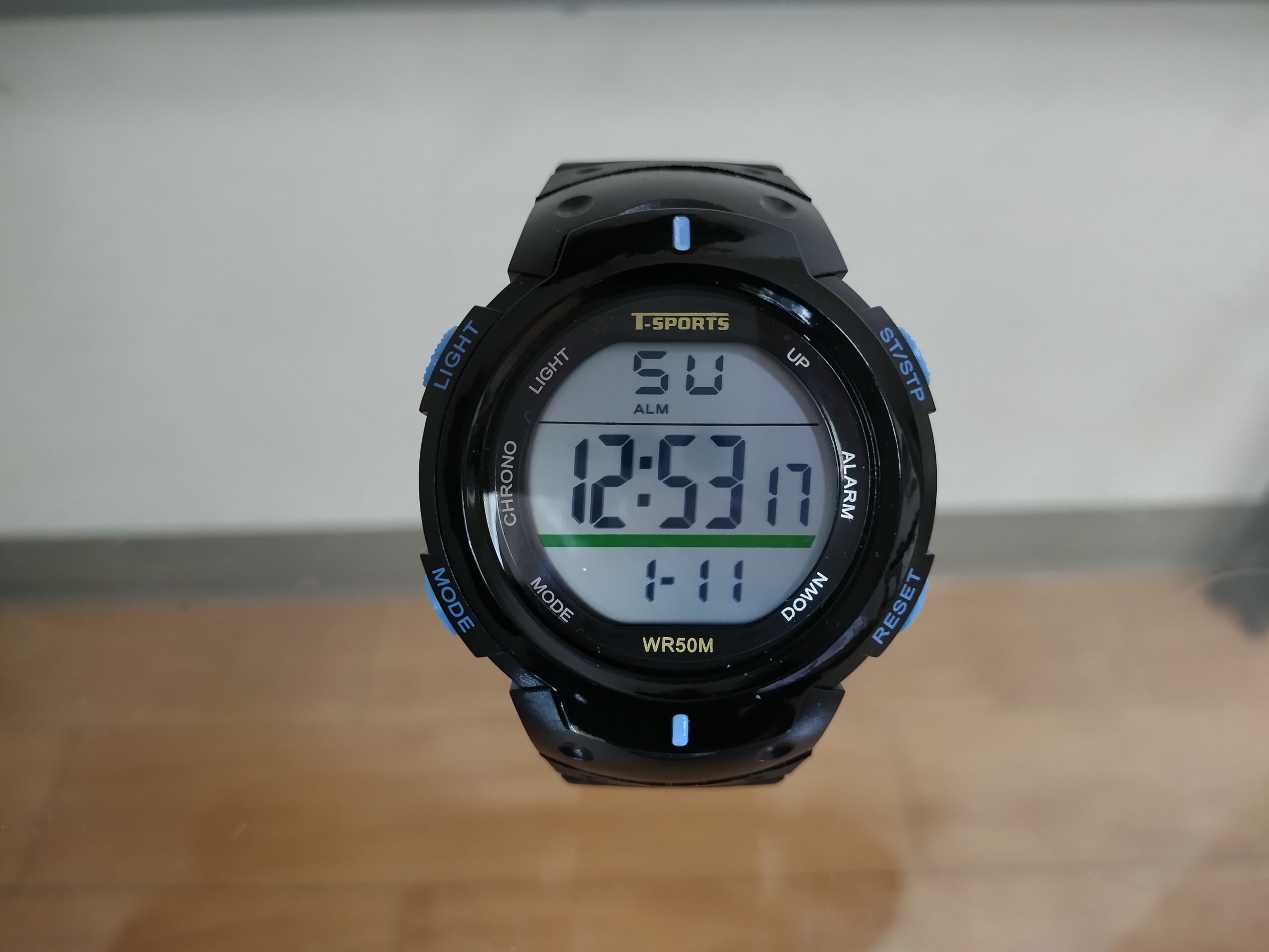 クレファー（CREPHA）のデジタル腕時計（TS-D153-BL）の盤面の写真